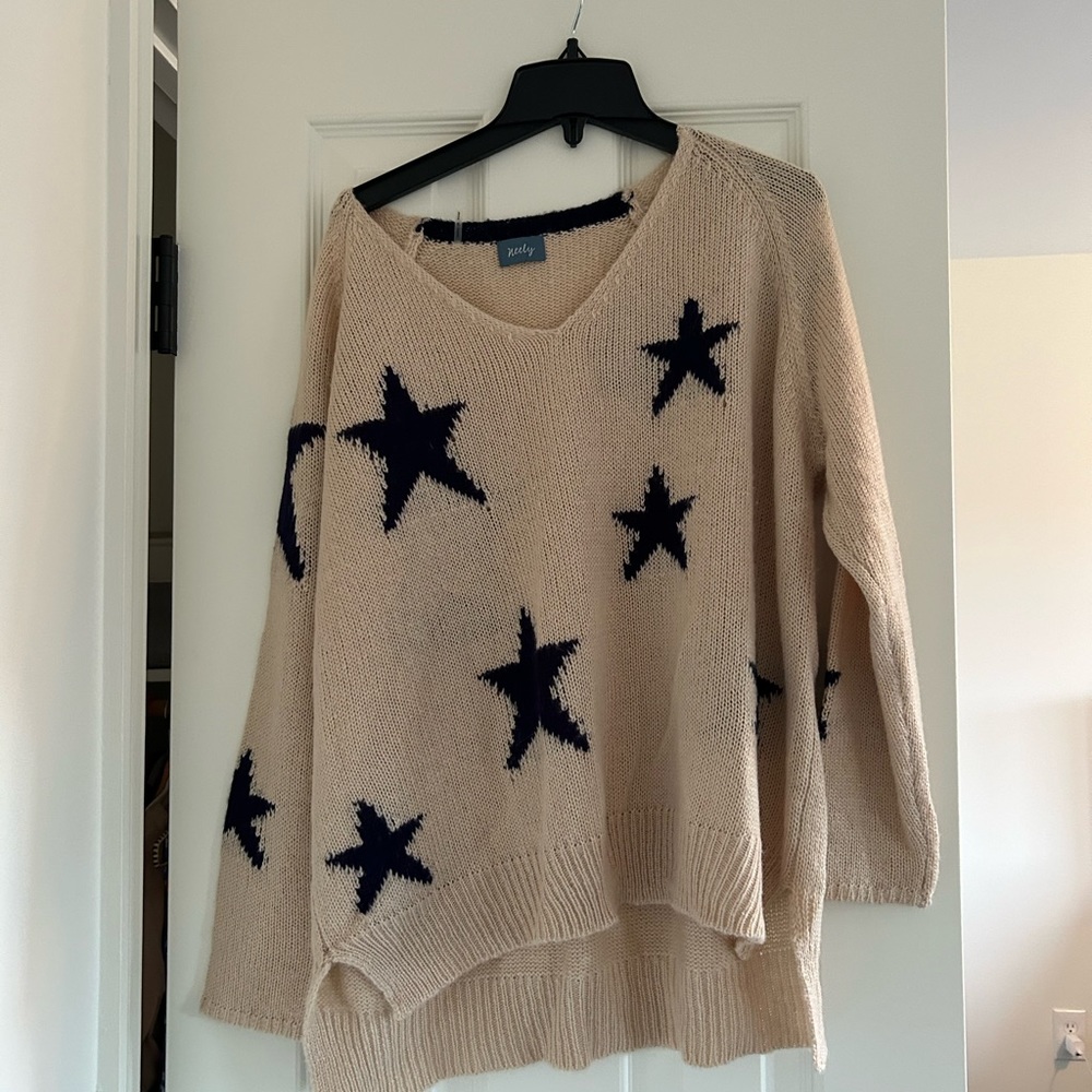 South Moon Under star sweater size small. Worn once.